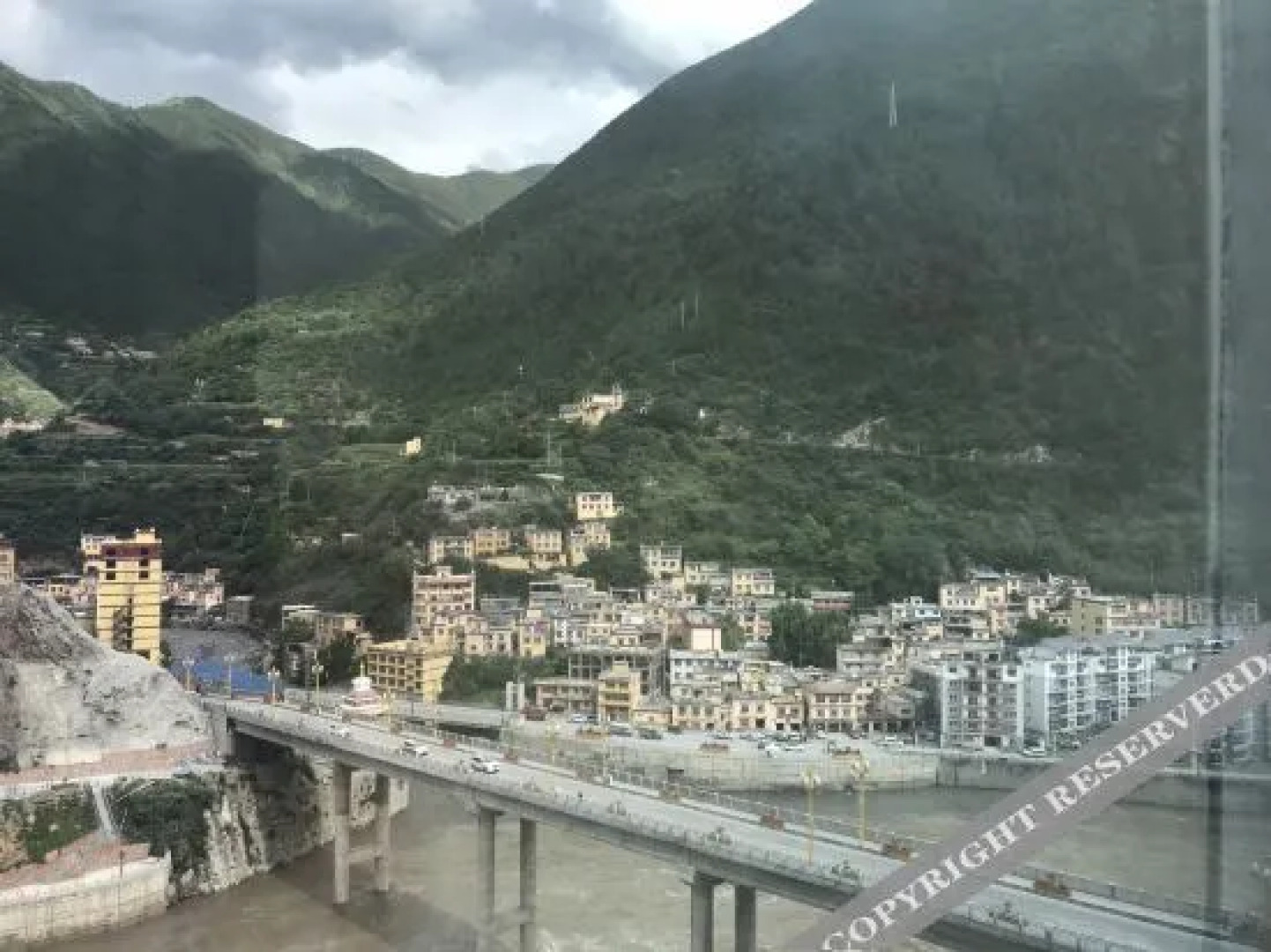 Yajiang Kangba Hanzi Hotel