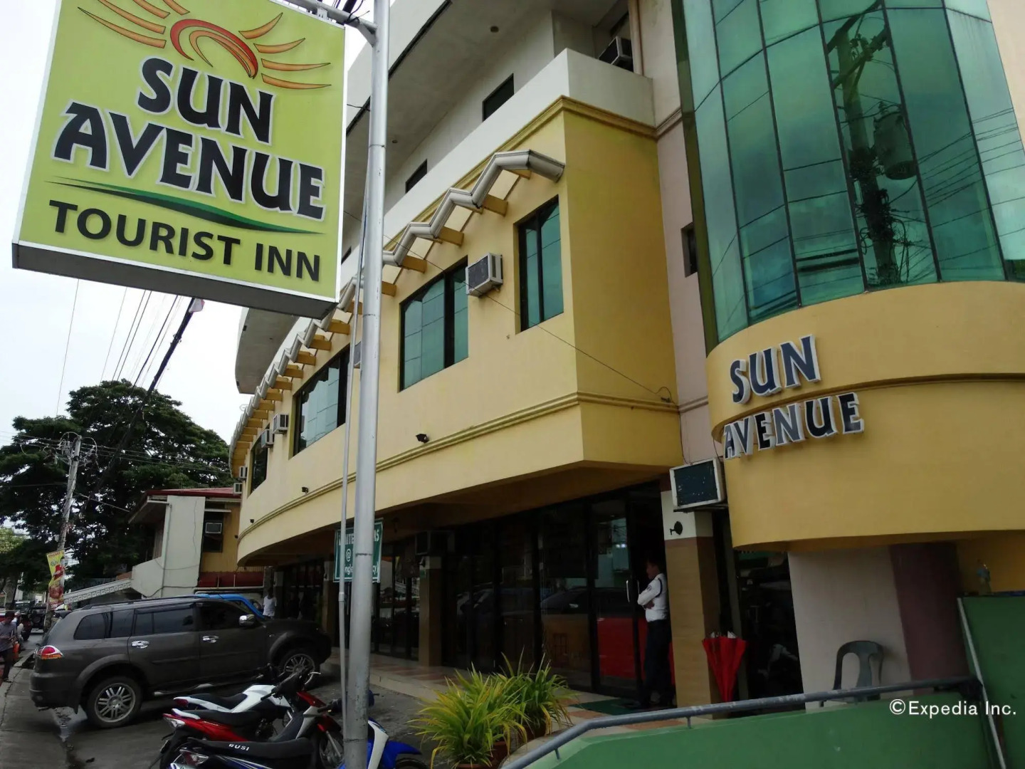 Sun Avenue Tourist Inn & Cafe
