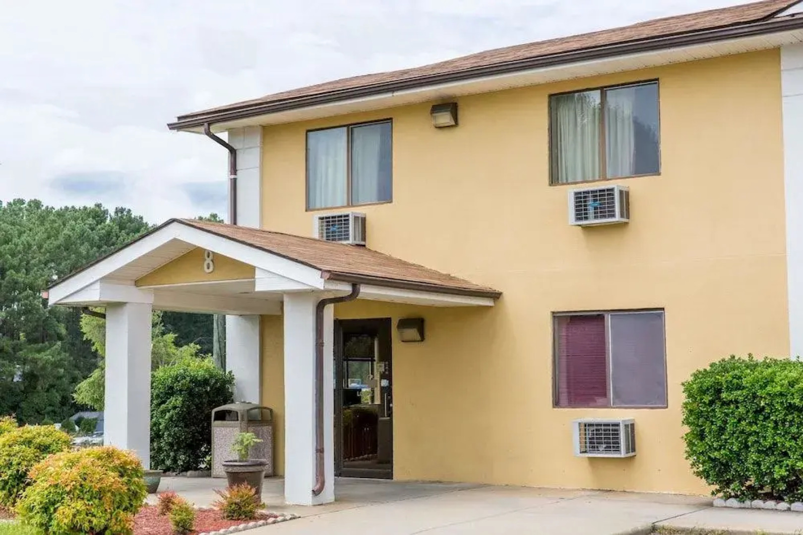 Super 8 by Wyndham Farmville