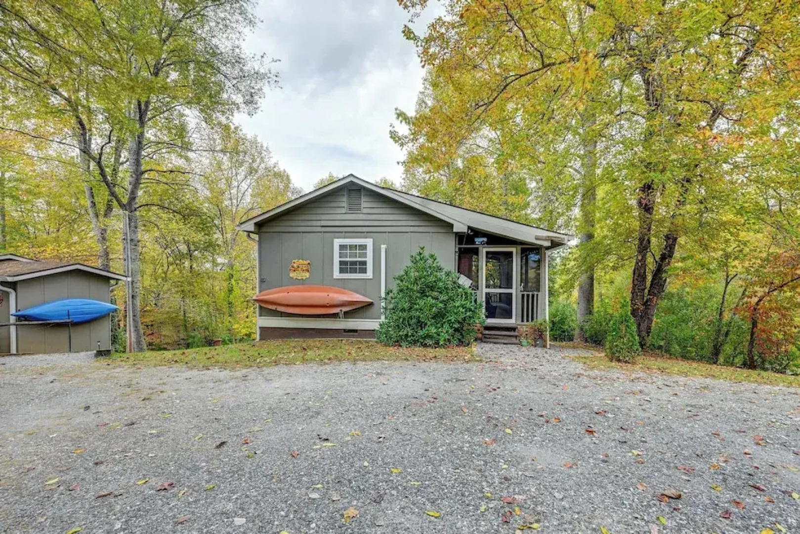 Whittier Vacation Rental Cabin: Pets Welcome!