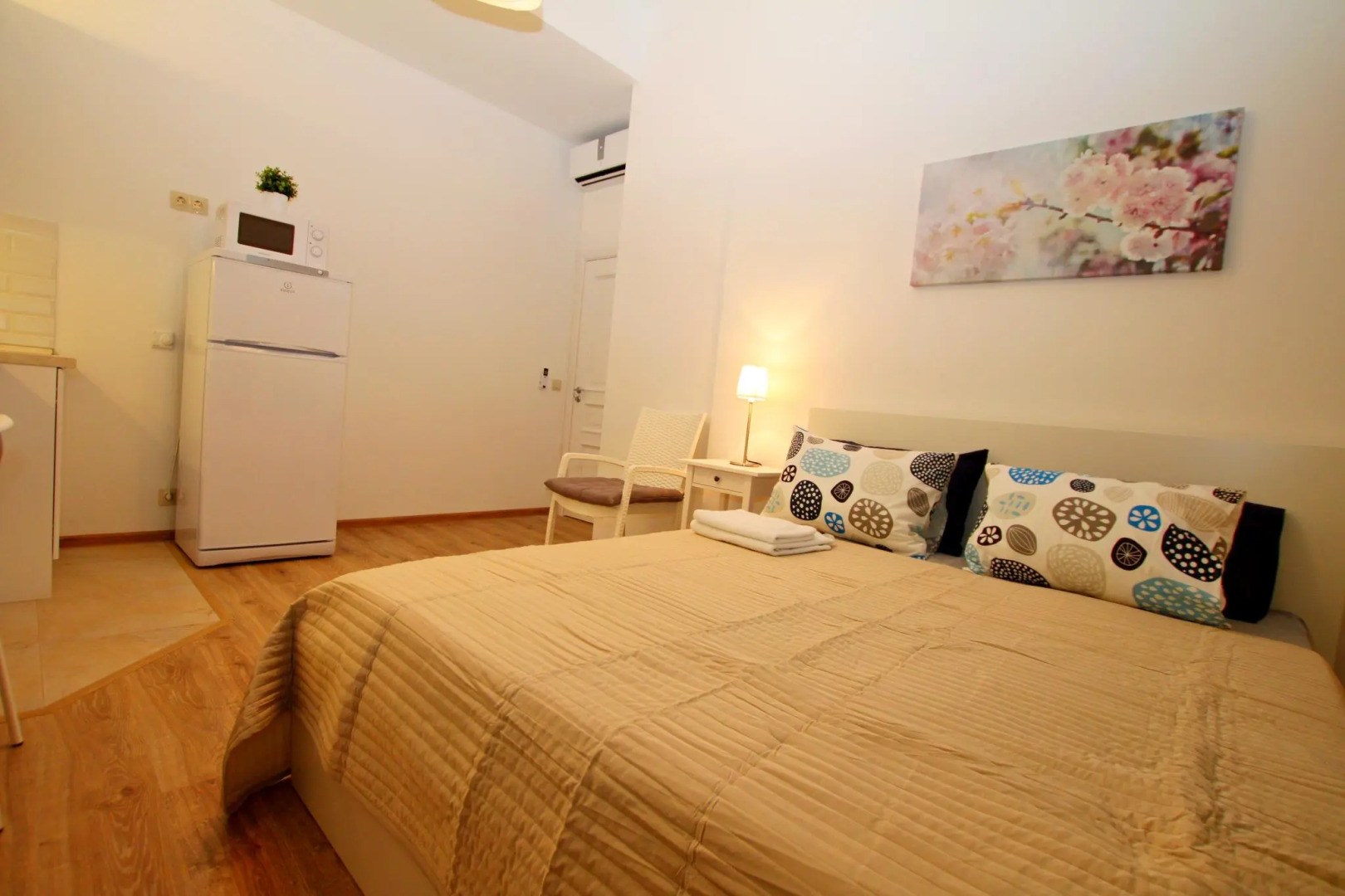 Tverskaya Street (Тверская Стрит) на улице Нижняя 5