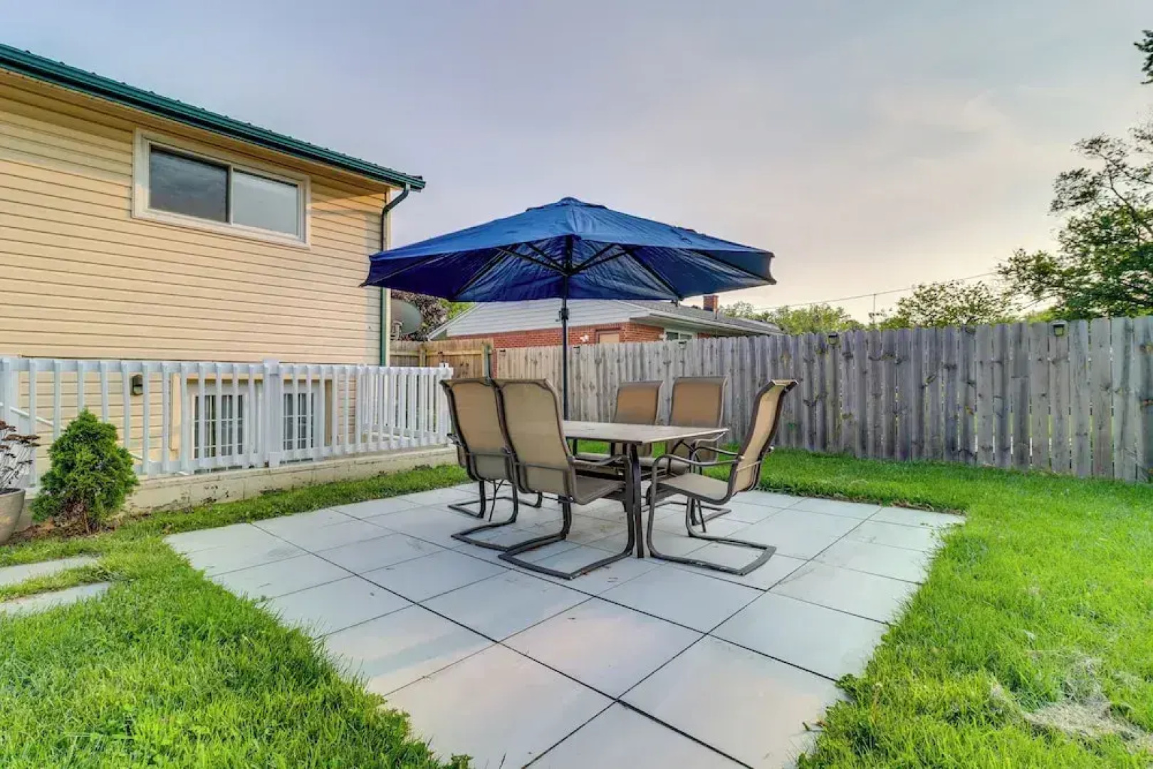 8 Mi to Henry Ford Museum: Westland Family Home