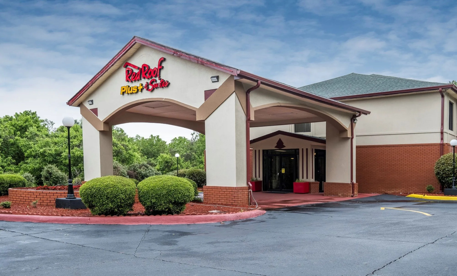 Red Roof Inn PLUS+ & Suites Opelika