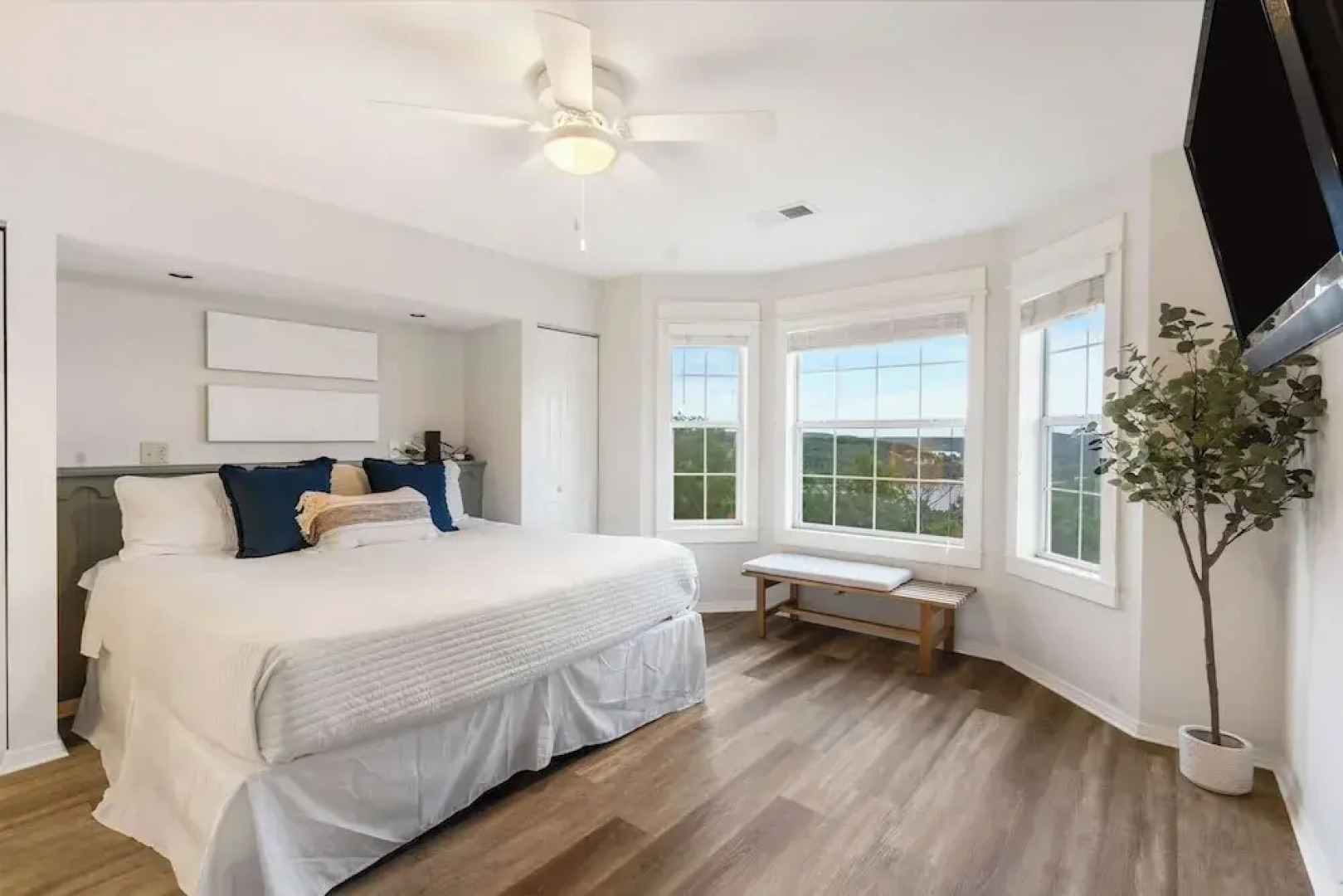 Ozark Mountain Oasis For 7!