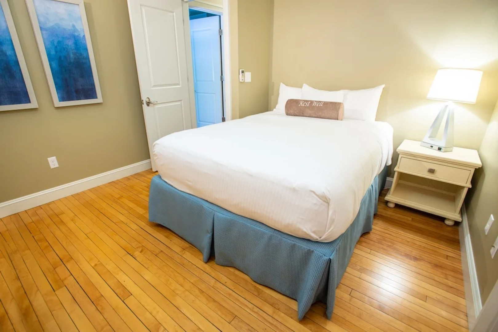 Capital Resorts - 84 Main