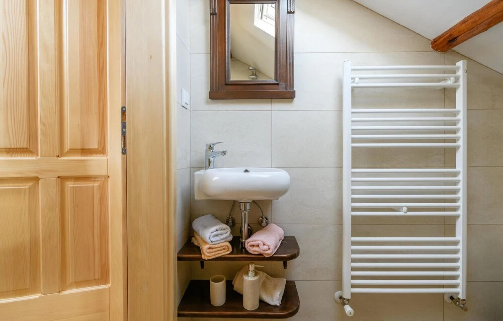 Awesome Home in Orbanici With 4 Bedrooms, Wifi and Outdoor Swimming Pool