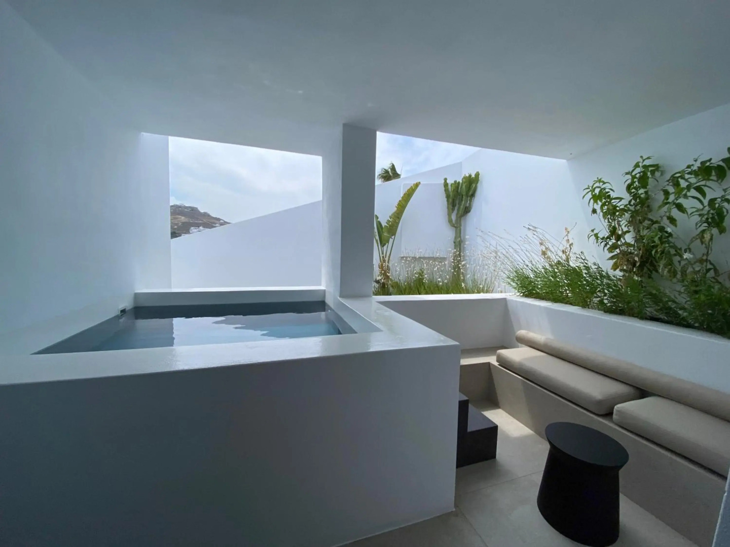 CUBIC Mykonos Seafront Design Suites