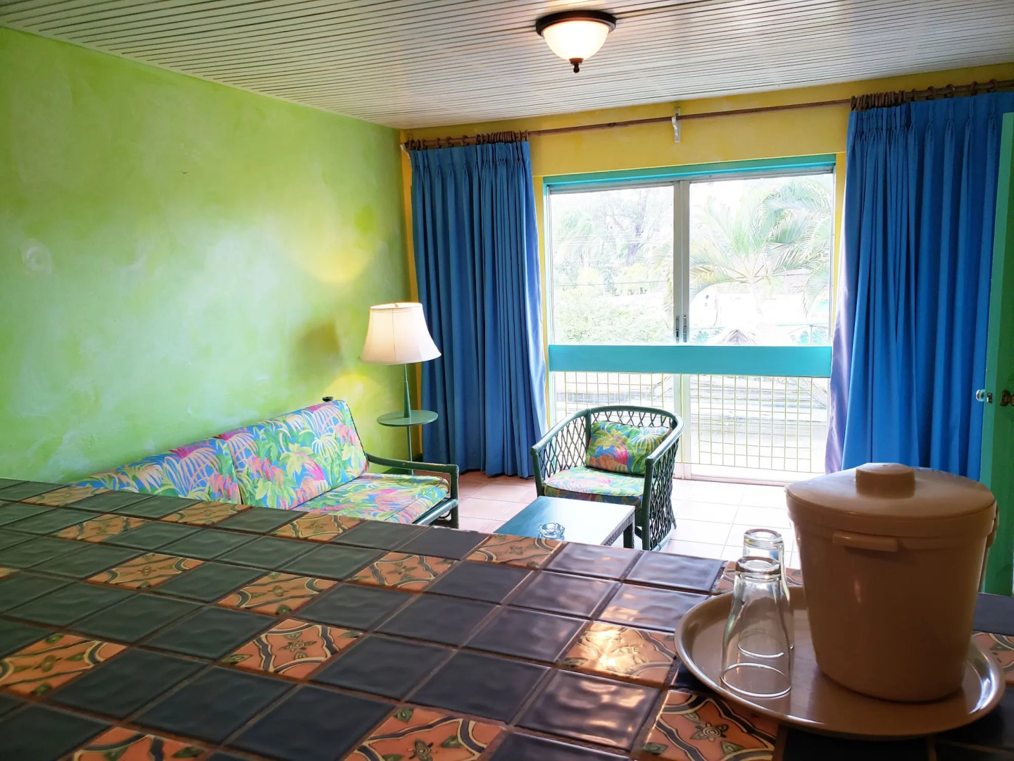 Doctors Cave Beach Hotel