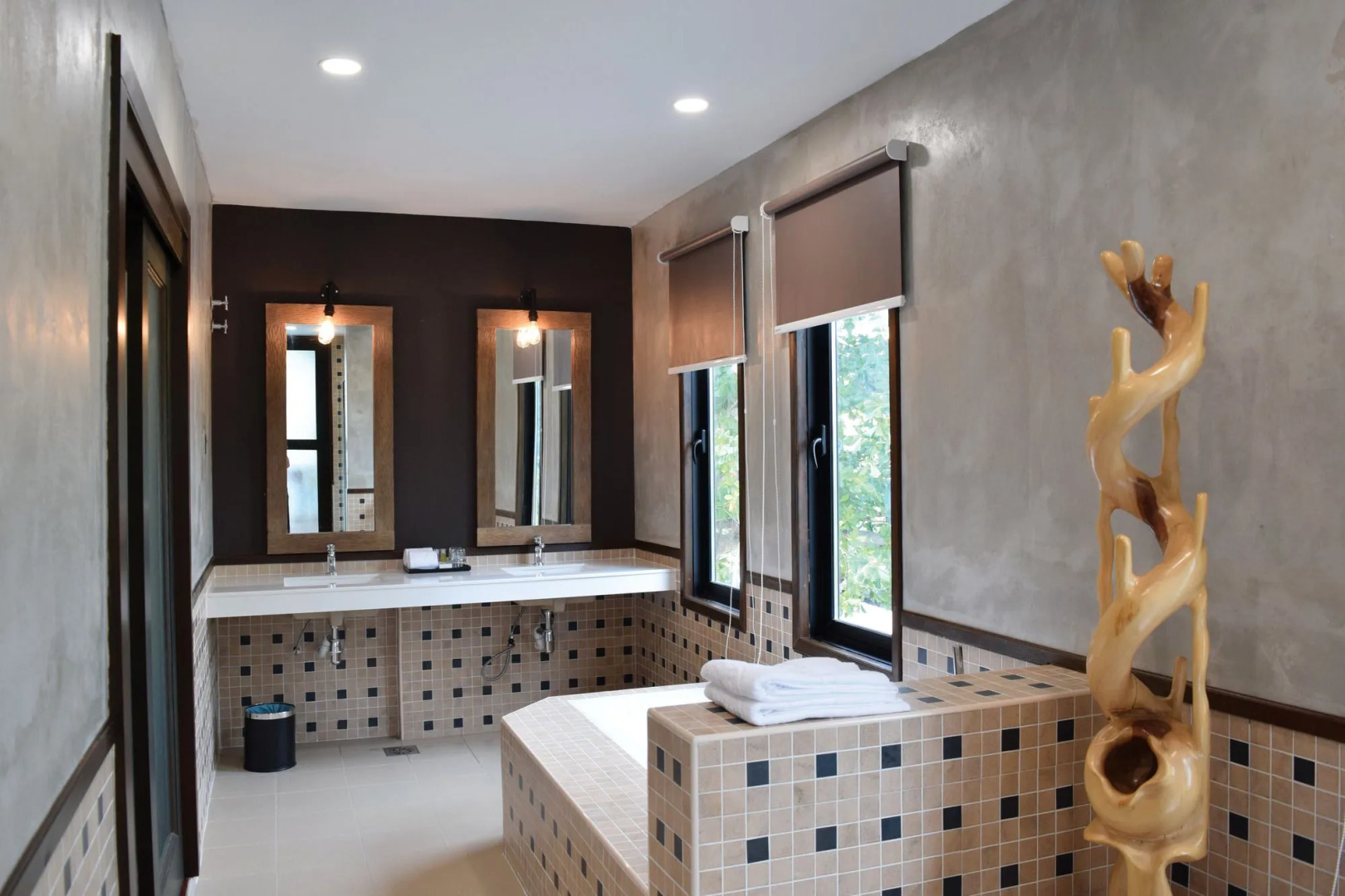 Treasures Hotel and Suites