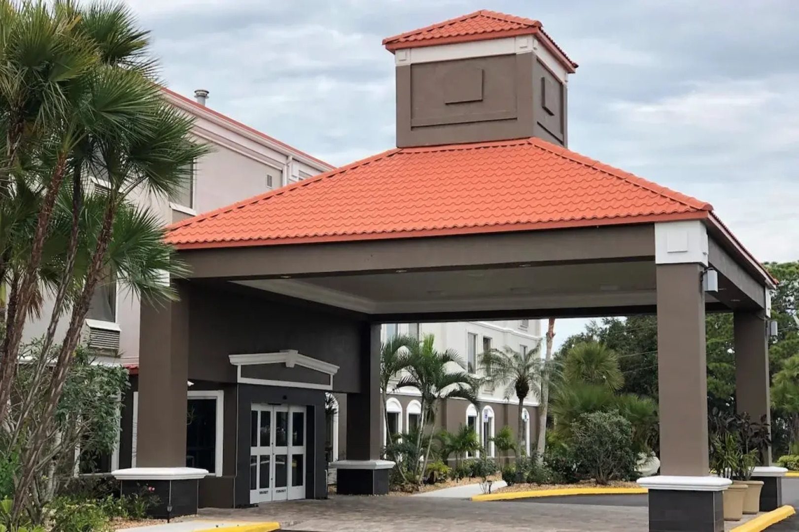 Best Western Plus Bradenton Hotel & Suites