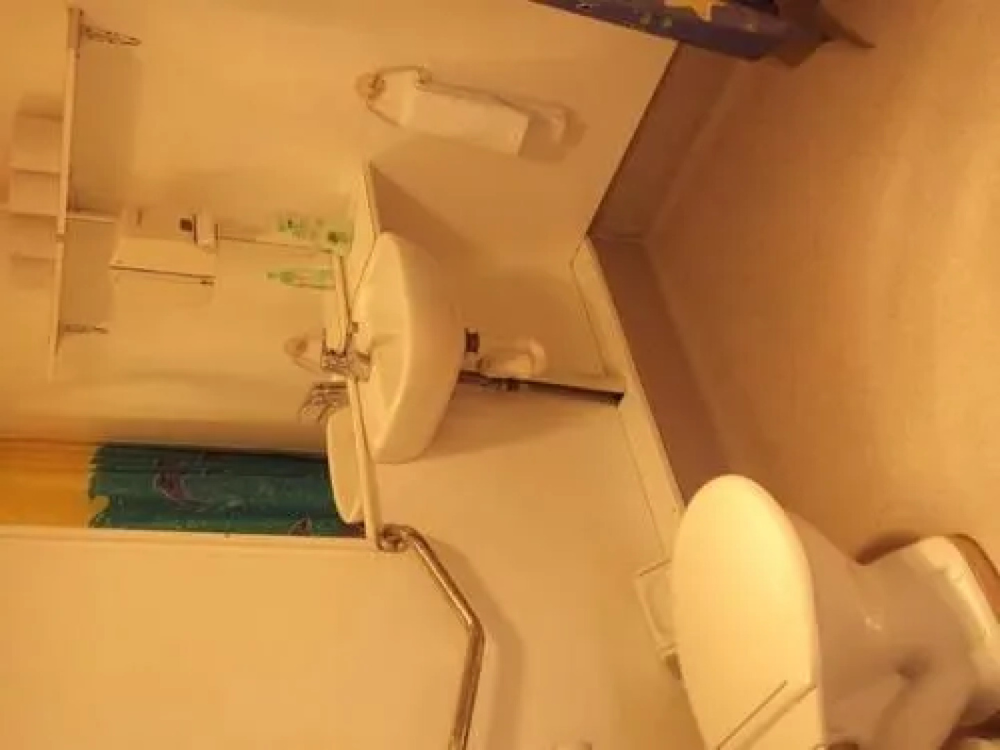 Beach Motel and Cabins