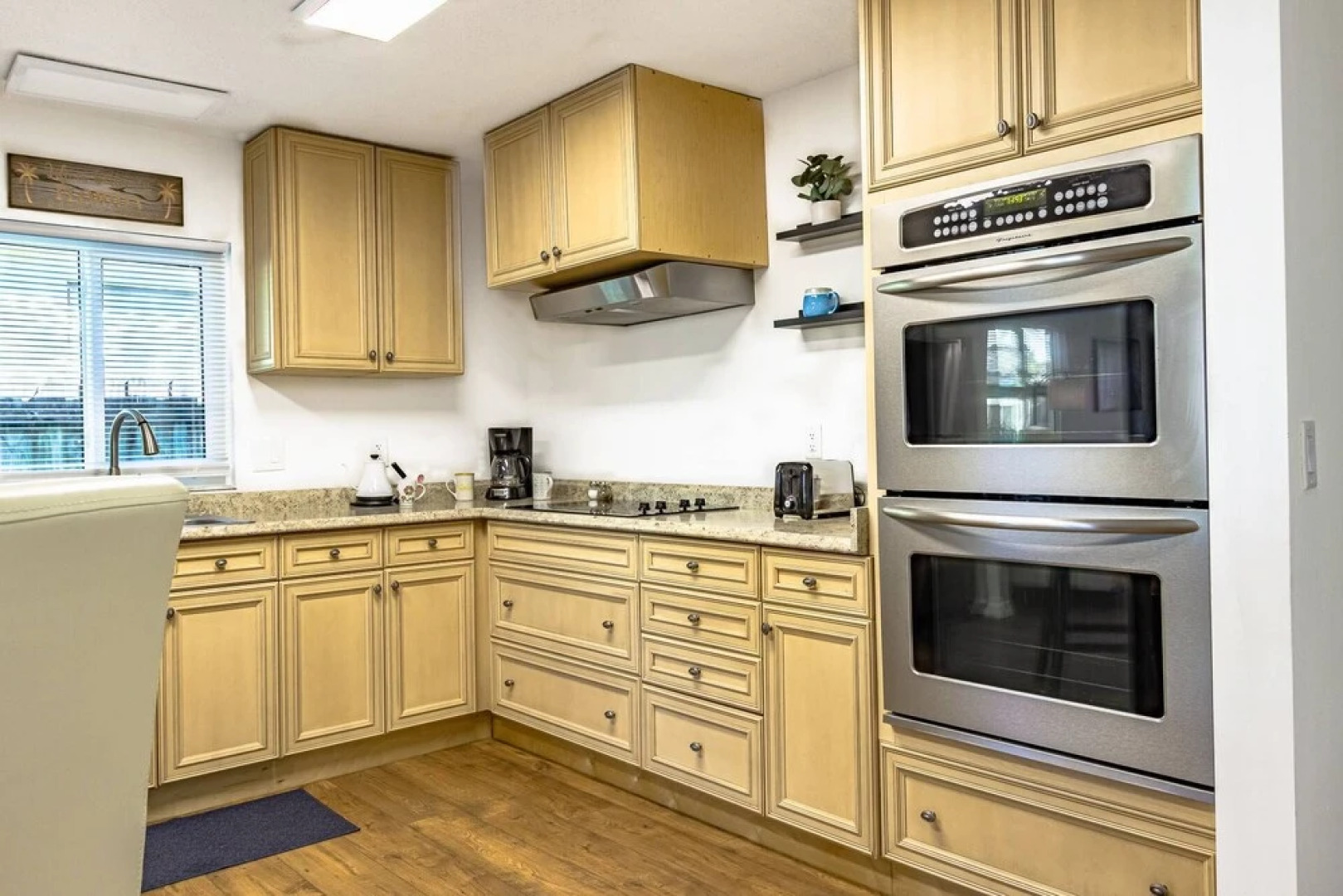 Mova Poolside Escape