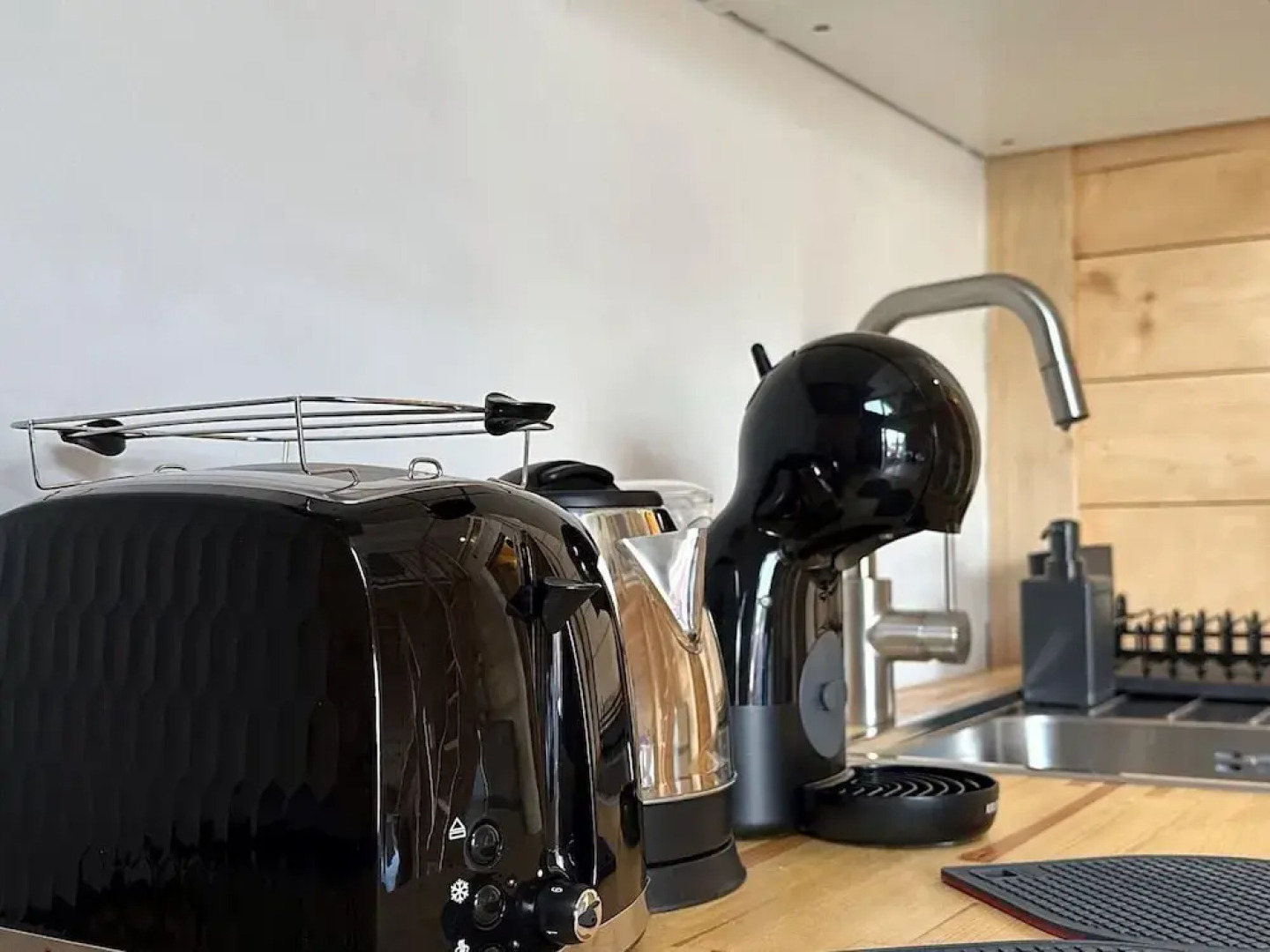 Wooden Home by Lake Klepnicko With Pier