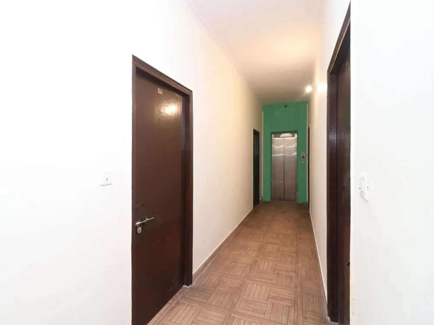 Oyo 29196 Lords Plaza