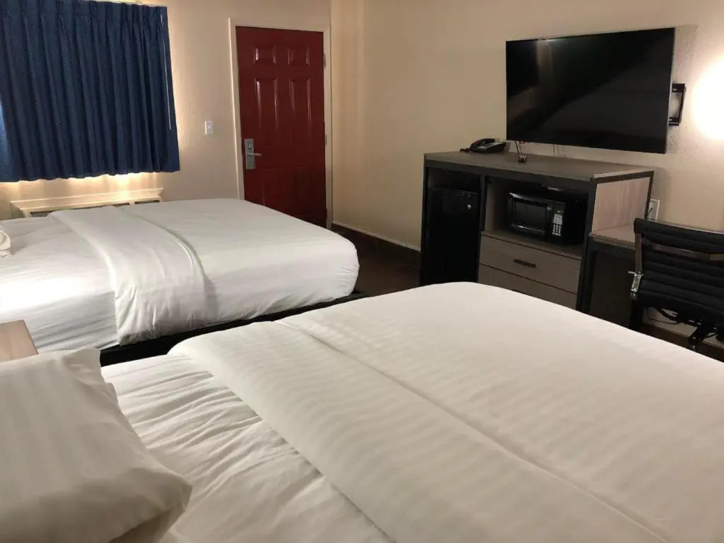 Travelers Inn & Suites