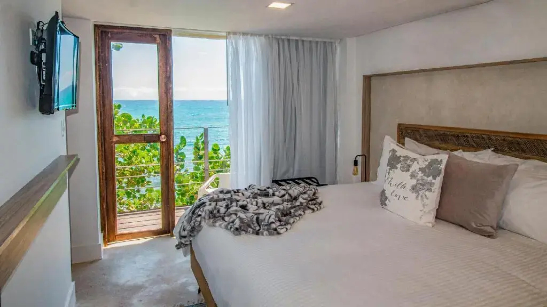 Flamingo Beach Hotel