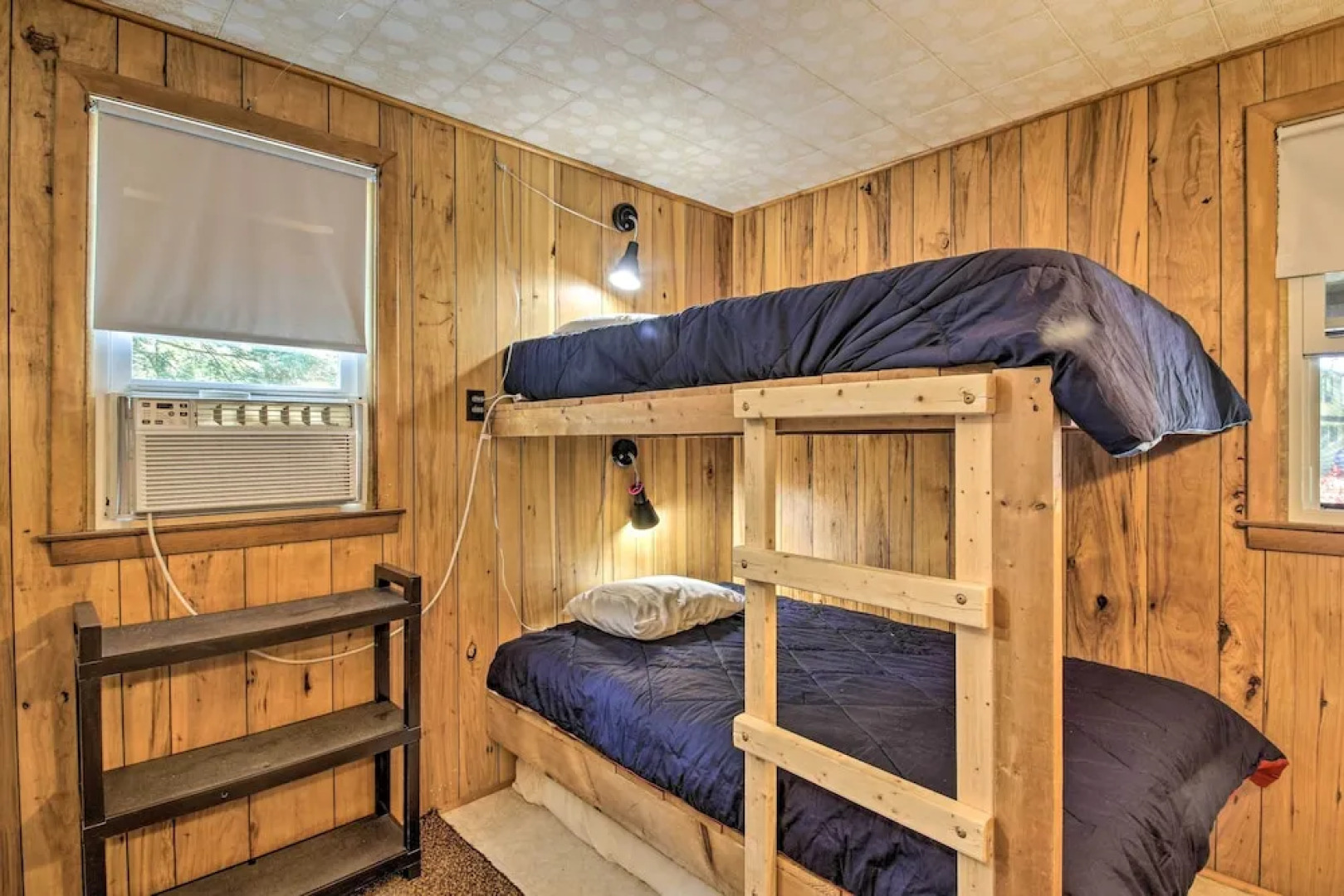 'the Birches' Raymond Getaway w/ Beach & Boat Dock