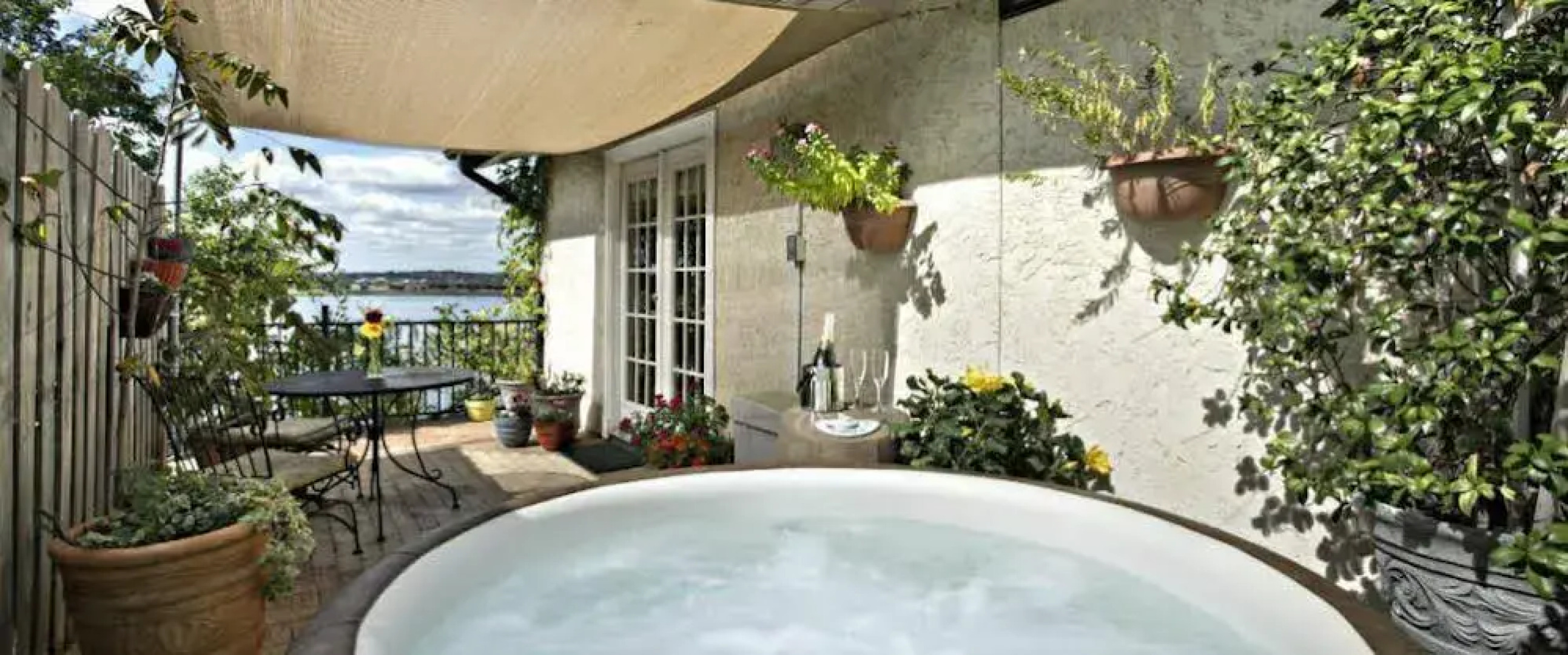 The Lakehouse Bed & Breakfast