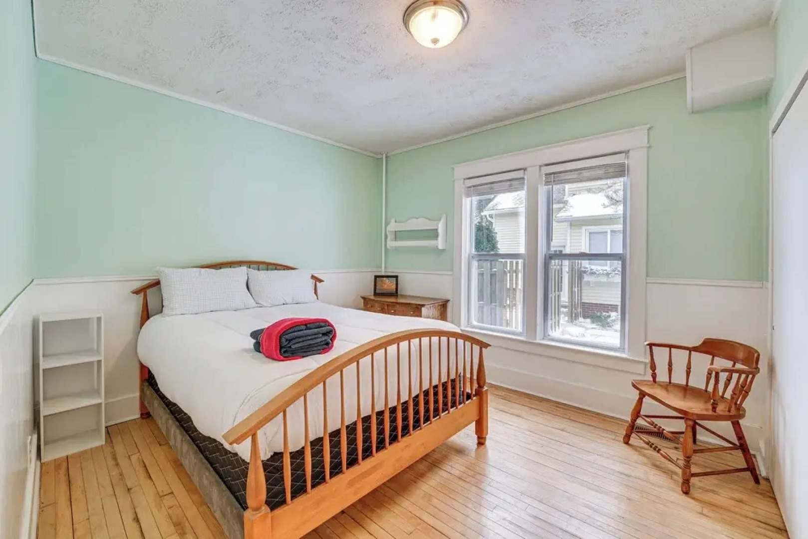 Ludington Home w/ 6 Bicycles < 1 Mi to Beach!