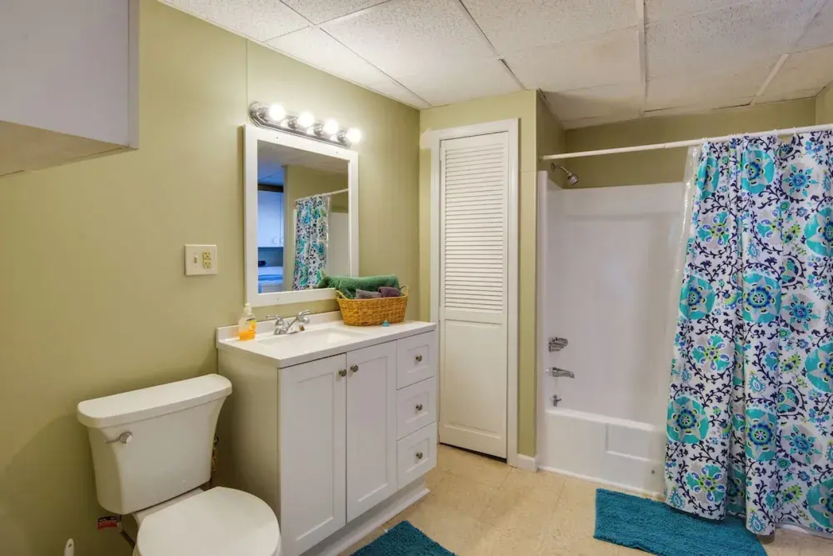 Balcony + Scenic Views: Chautauqua Lake Retreat