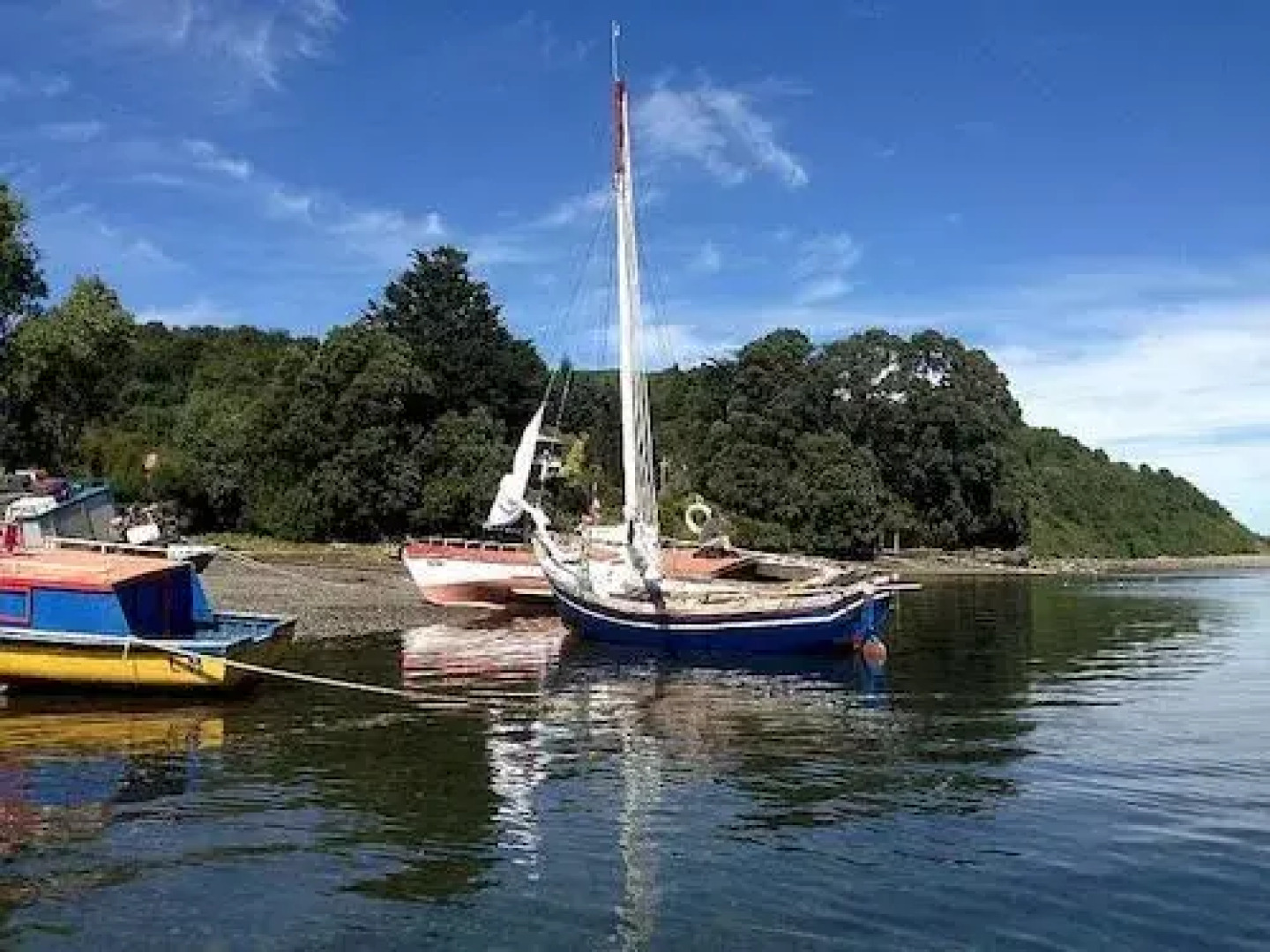 Punta Piedras Lodge & Marina