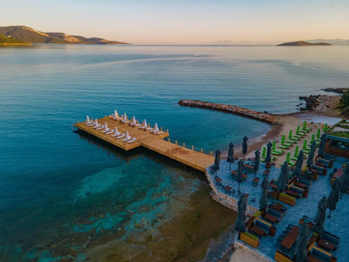 The Norm Collection Door'a