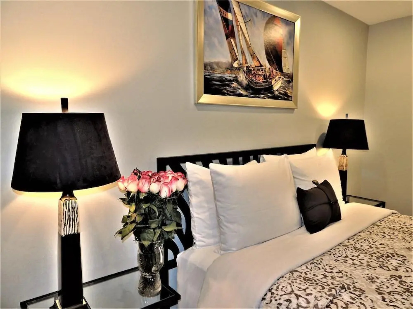 TVHR - Luxury Condos in Heart of Downtown