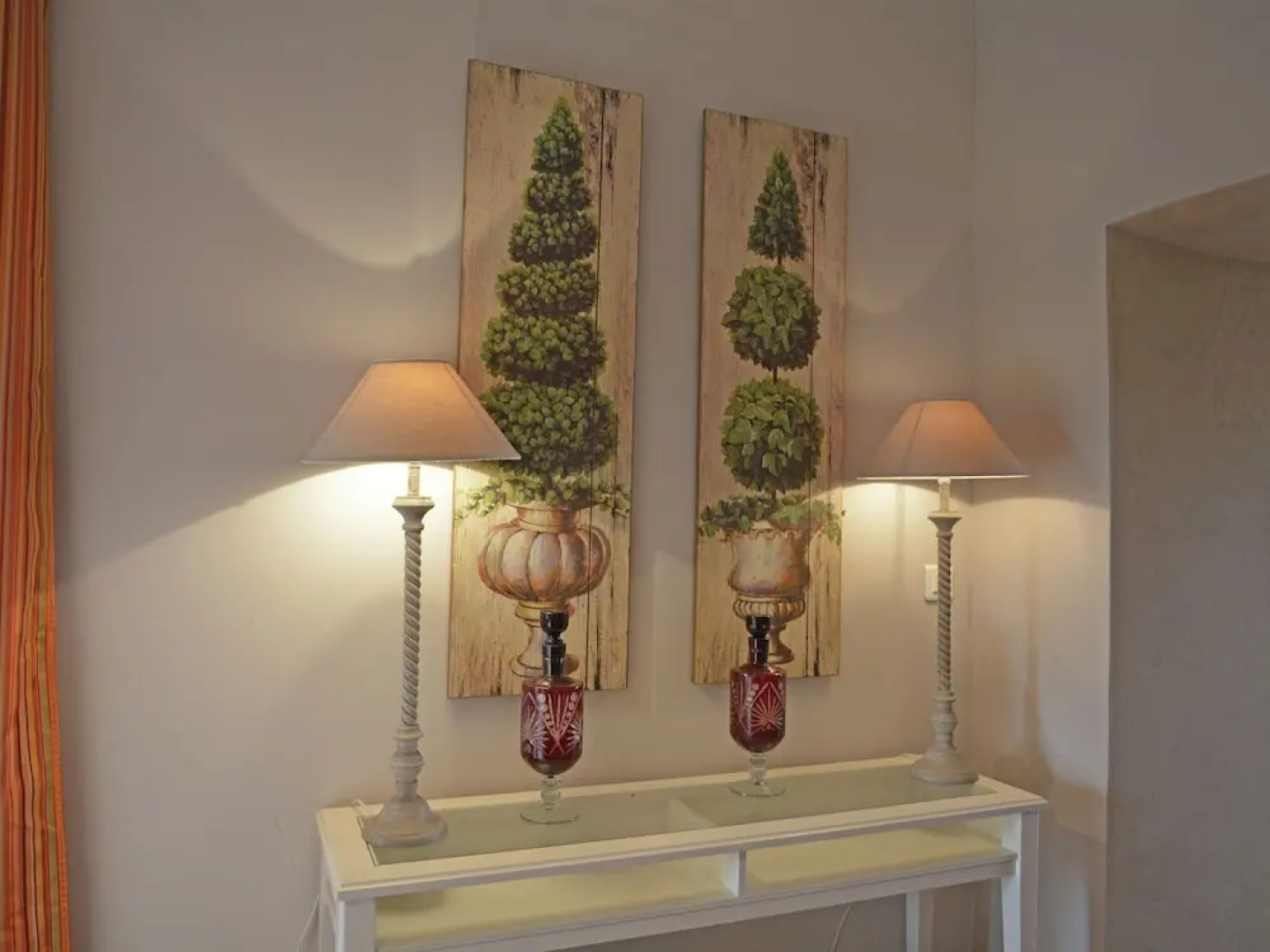 Spectacular Villa in Viols-en-laval With Swimming Pool