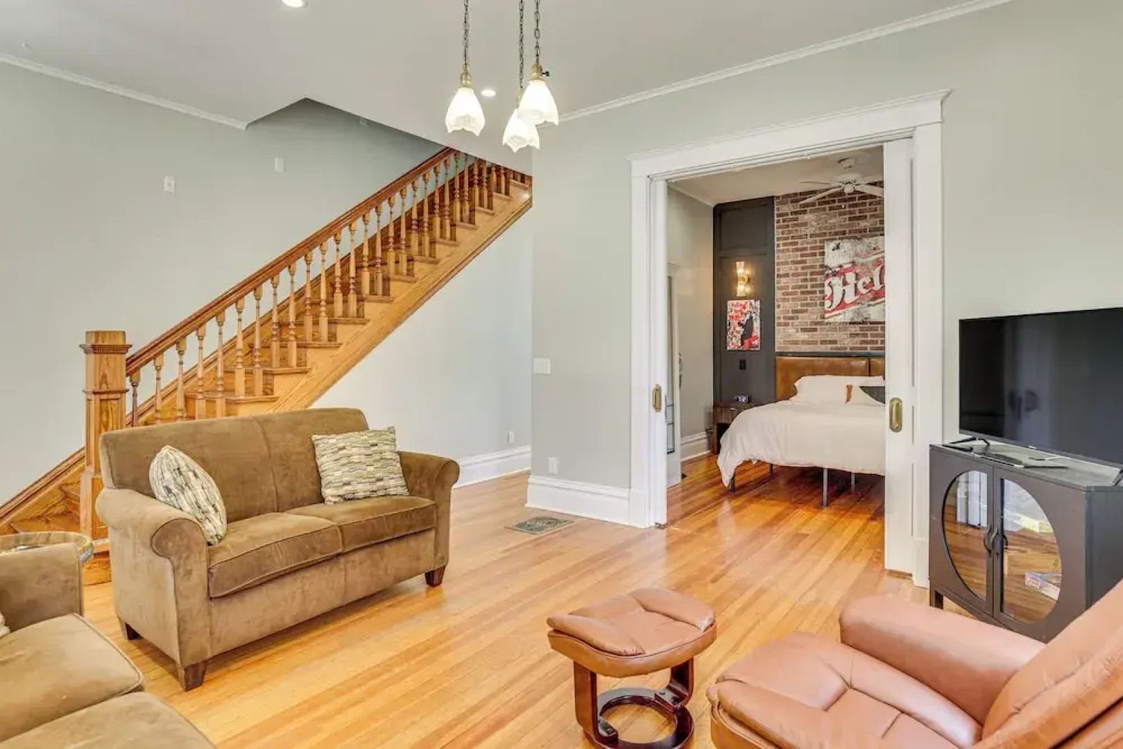 Walk Downtown: Inviting Historic Home in Dubuque!