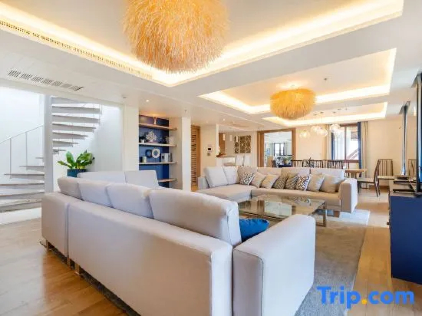 Phuket Seaview with Pool and Rooftop 4 Bedroom Skyvilla