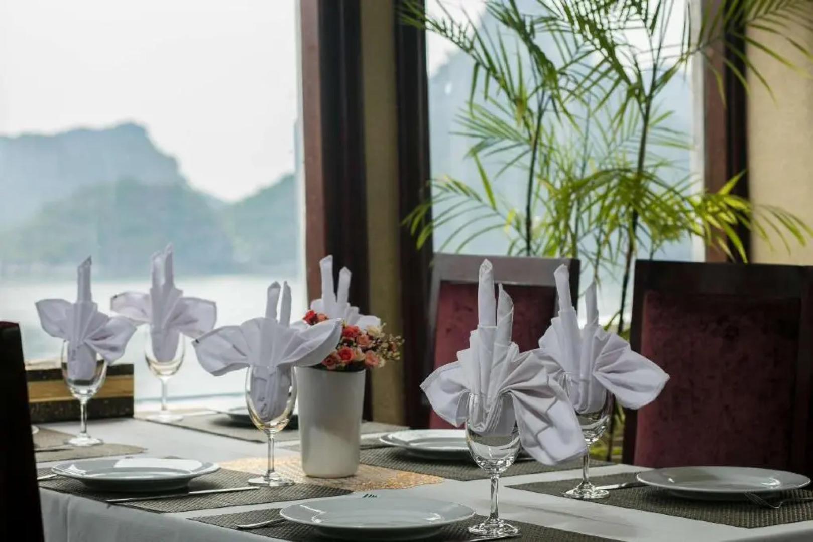 Halong Fantasea Cruise