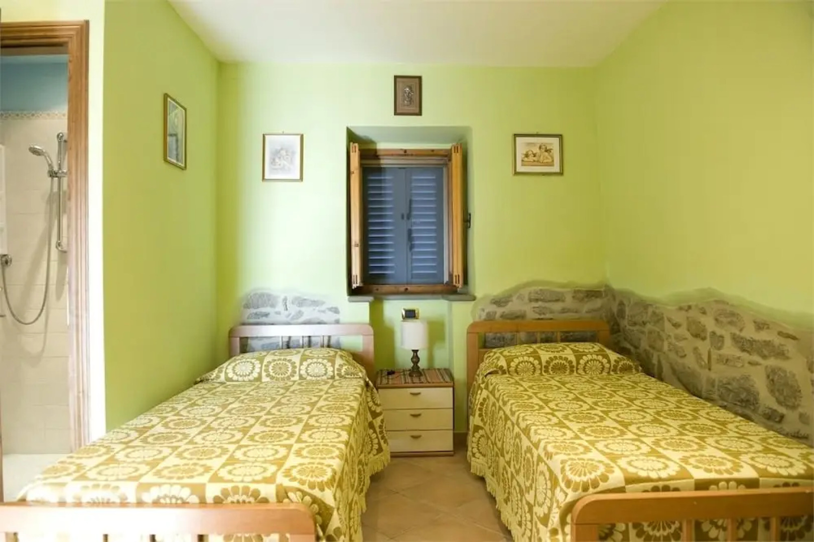 Villa Trasimeno with pool and lake view