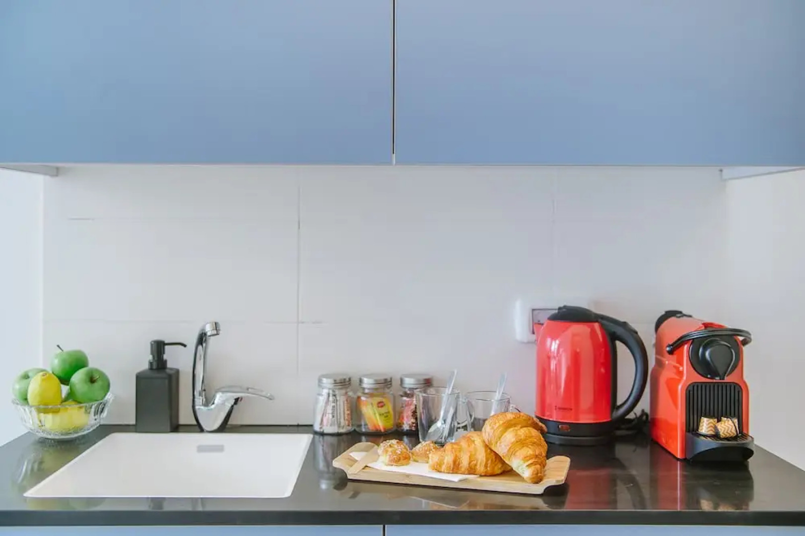 Monochrome Rothschild - Smart Hotel by Loginn Tel Aviv