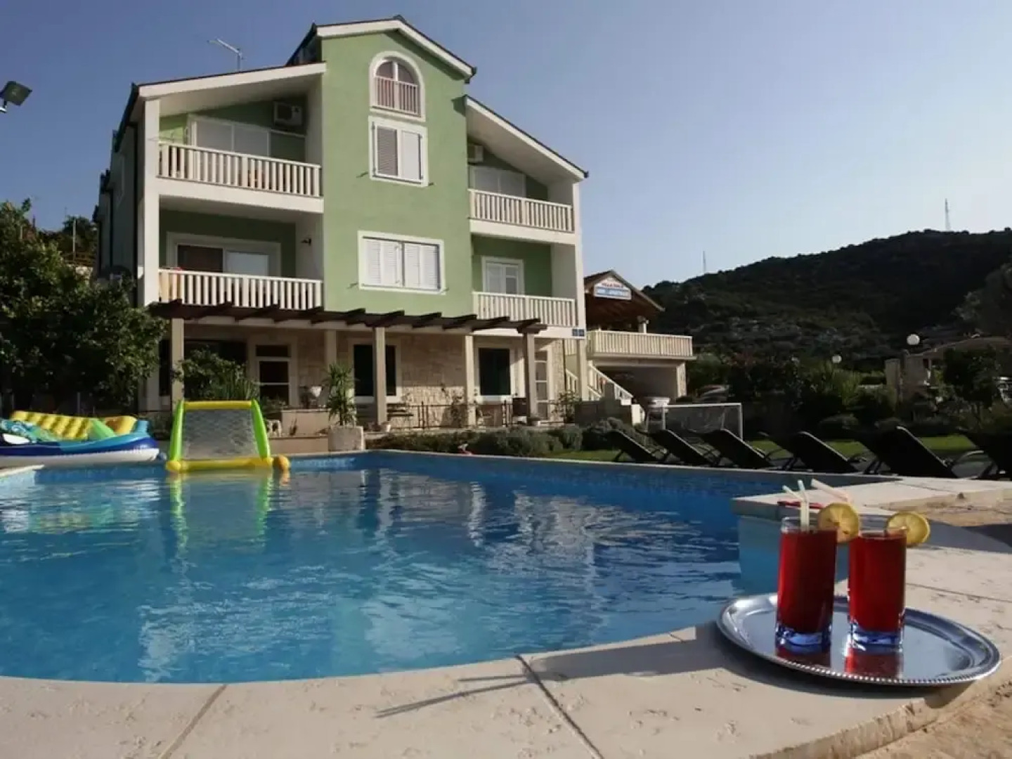 Cozy Villa in Ploce With Shared Pool