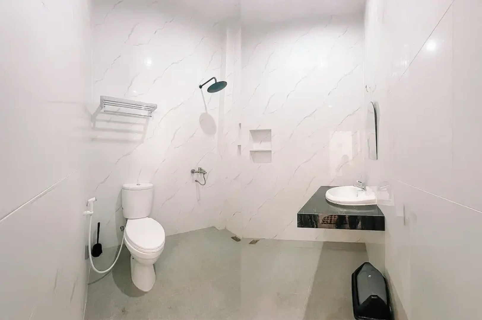 Simangande View & Resto By Helocus