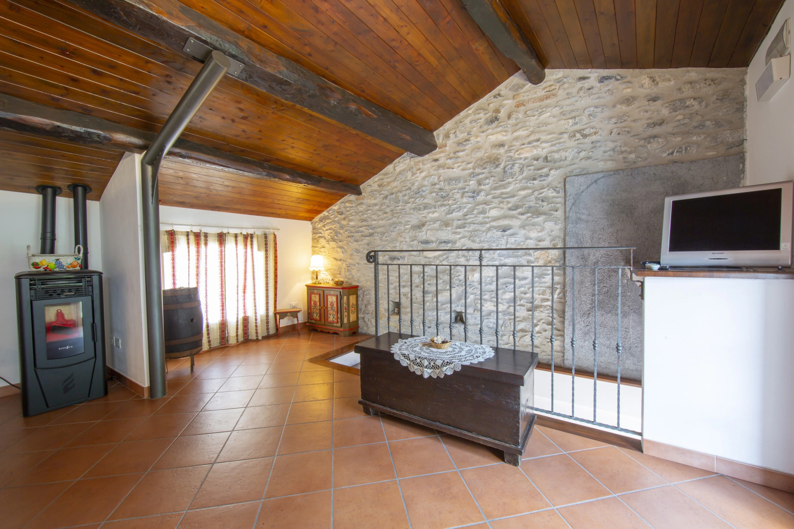 Gelsomino among vineyard