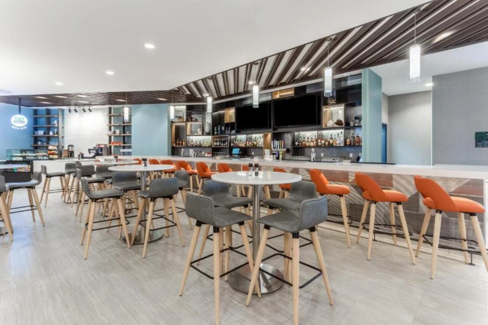 Holiday Inn & Suites Cedar Falls - Waterloo Event Ctr by IHG