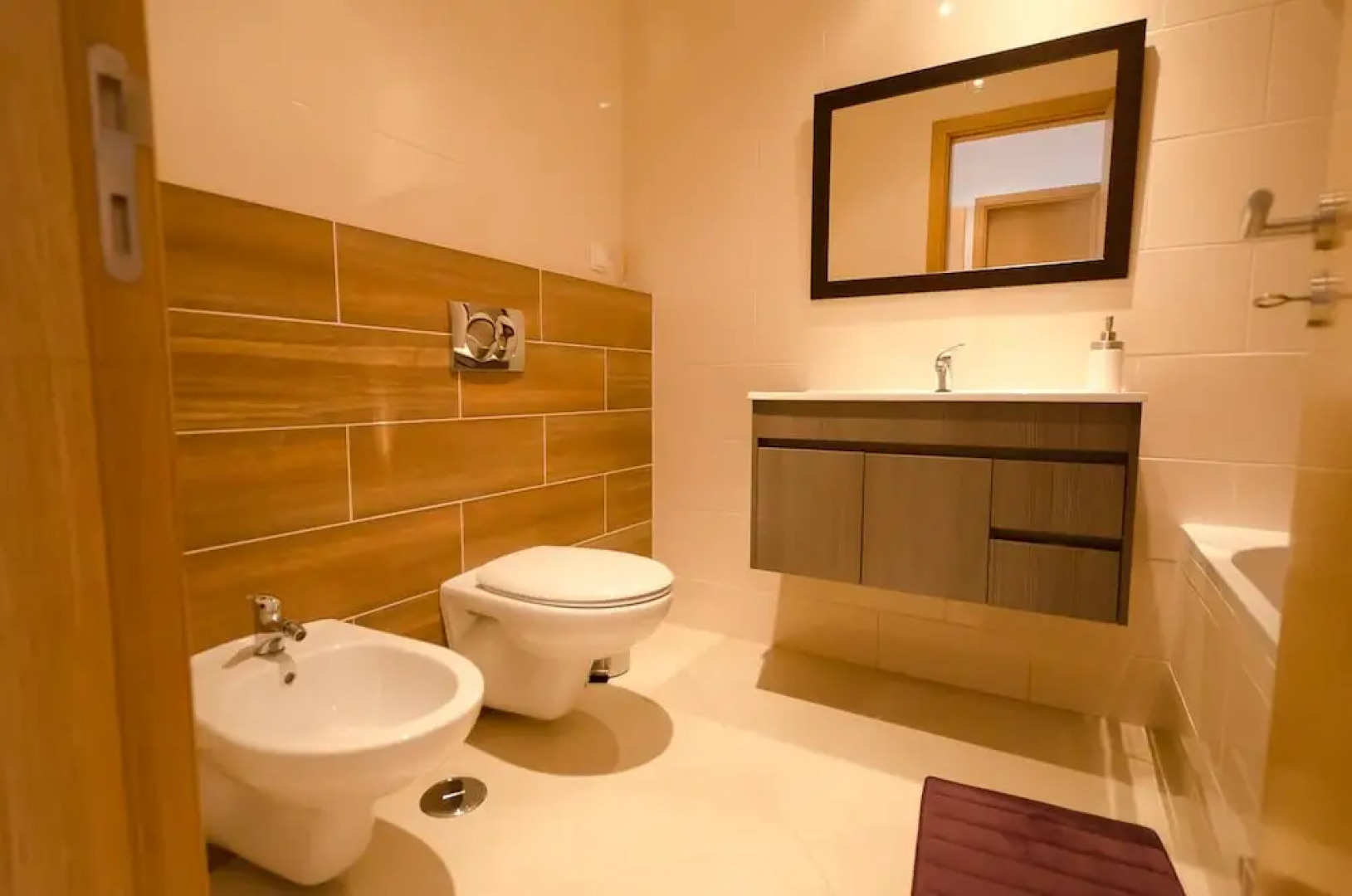 Modern 2 Bed Apartment 5km Carvoeiro