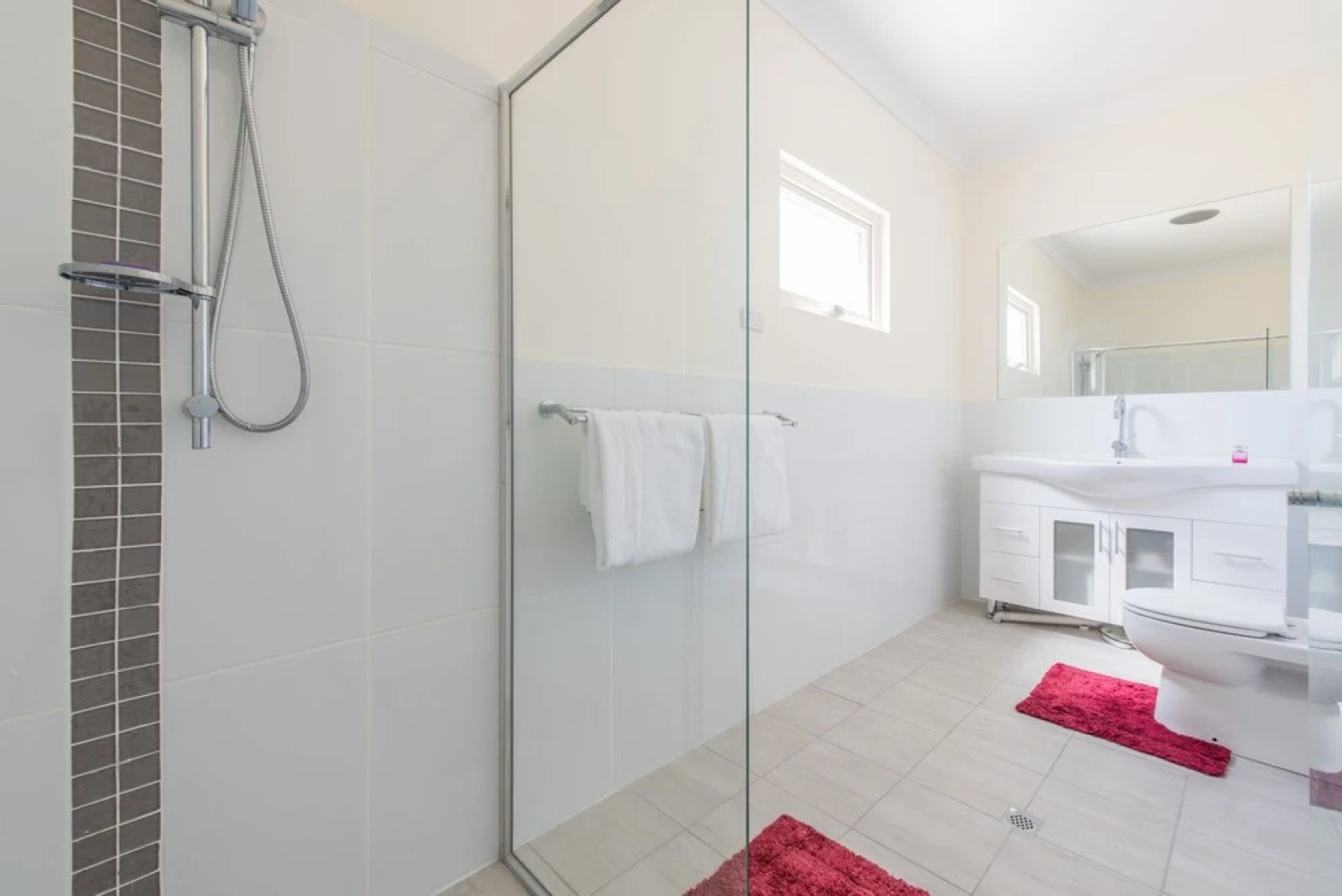 The Oasis - 6 Turnberry Drive, Links Lady Bay