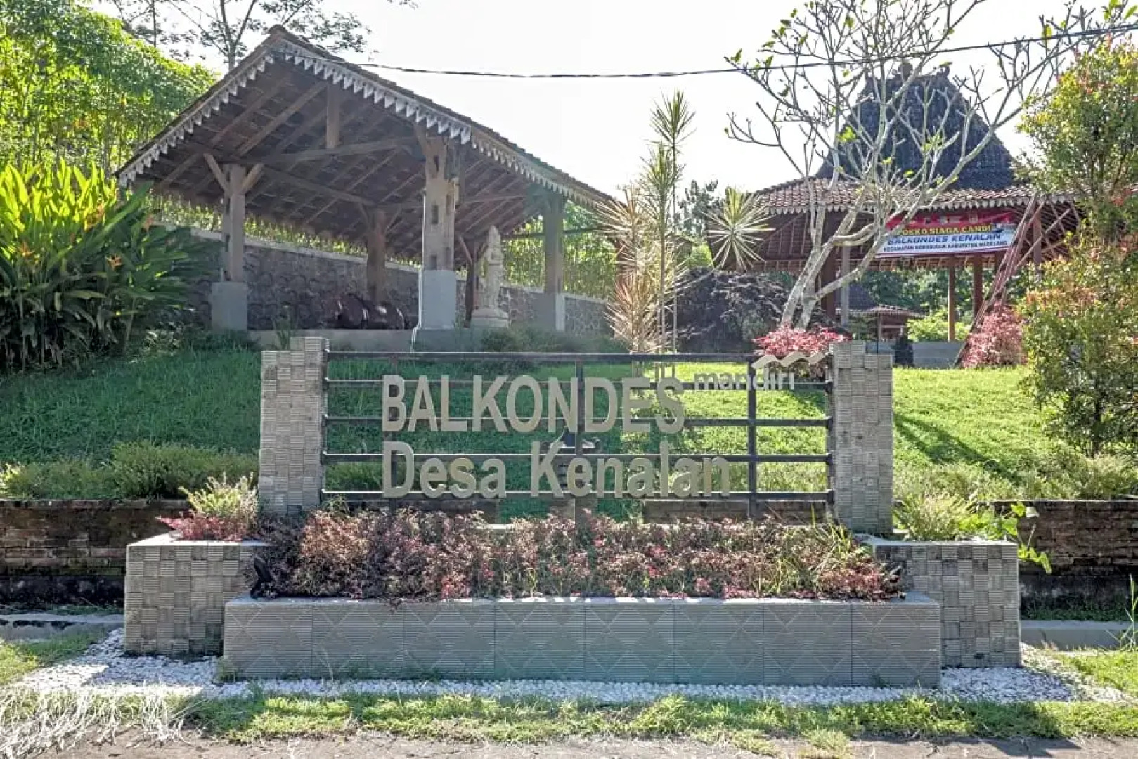 Balkondes Kenalan by ZUZU