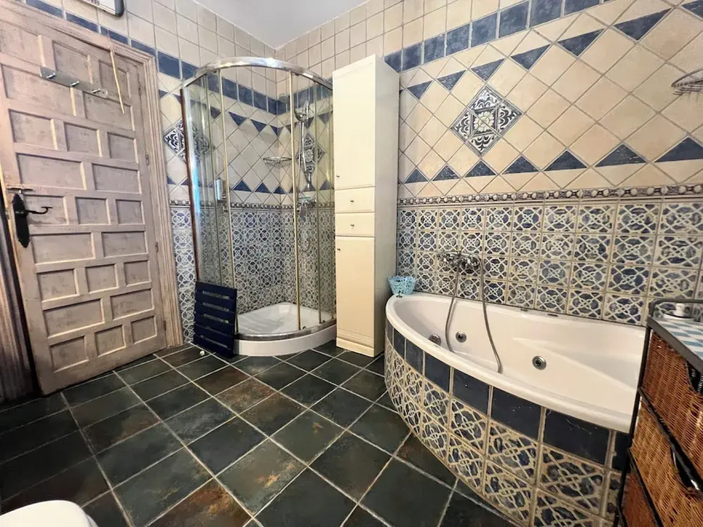 Cd-2102 · Three Bedroom Townhouse