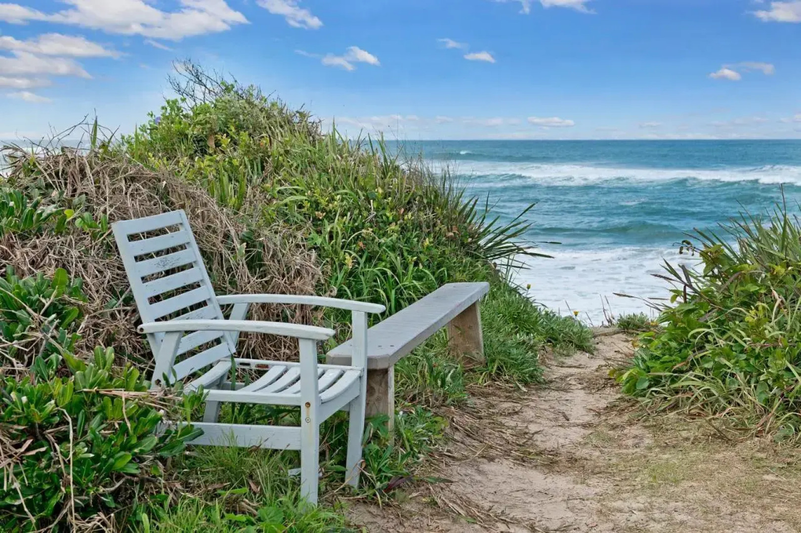 Middle Rock Beach House - Beach Front, Lake Cathie