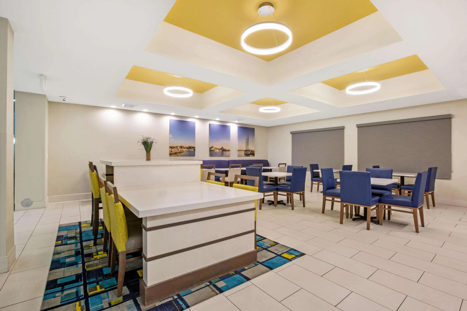 La Quinta Inn & Suites by Wyndham NE Long Beach/Cypress