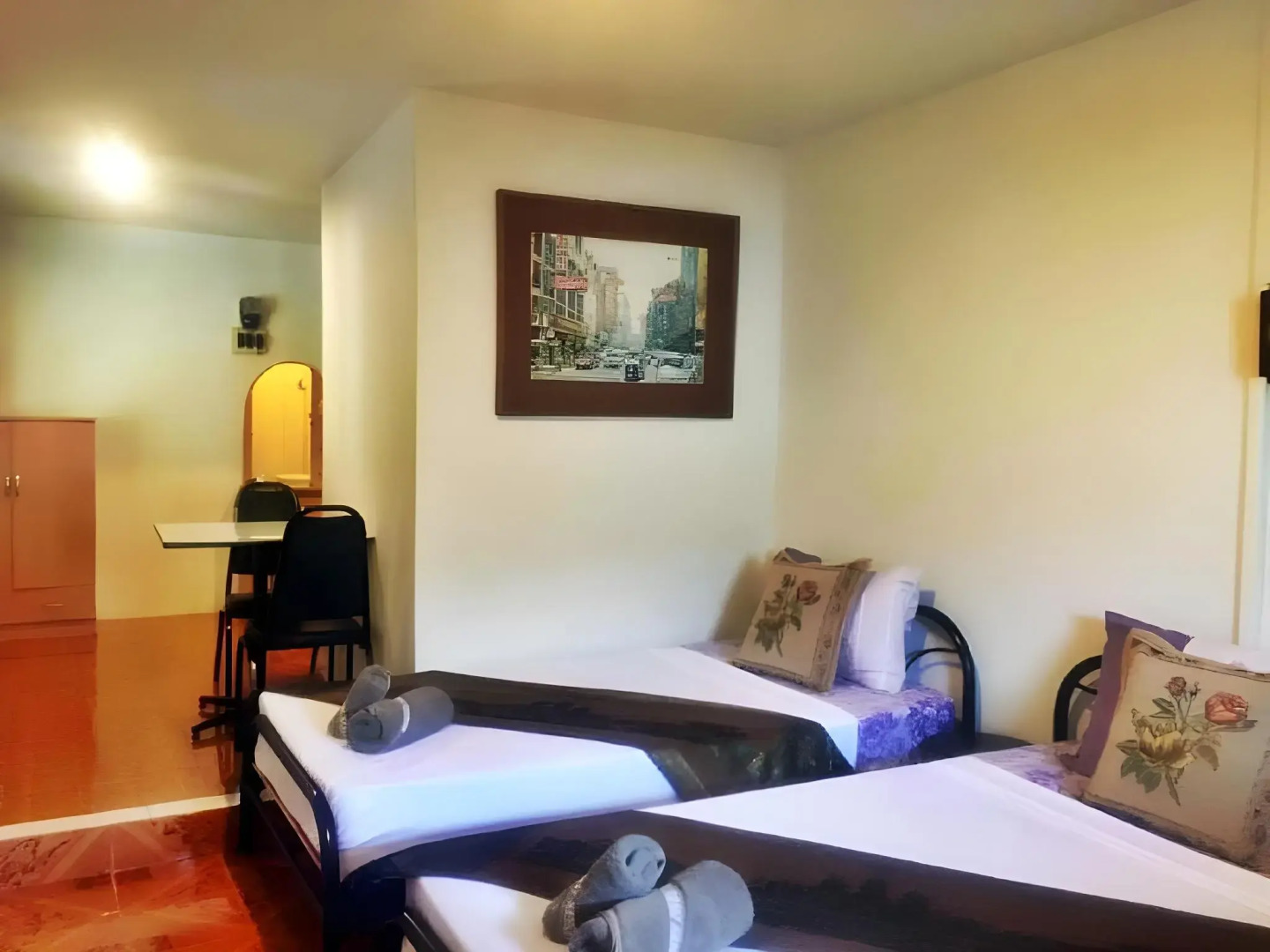 P California Inter Hostel