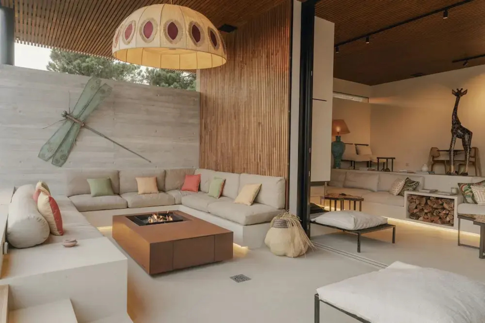 CL M Villa Retreat by Cadenzalux