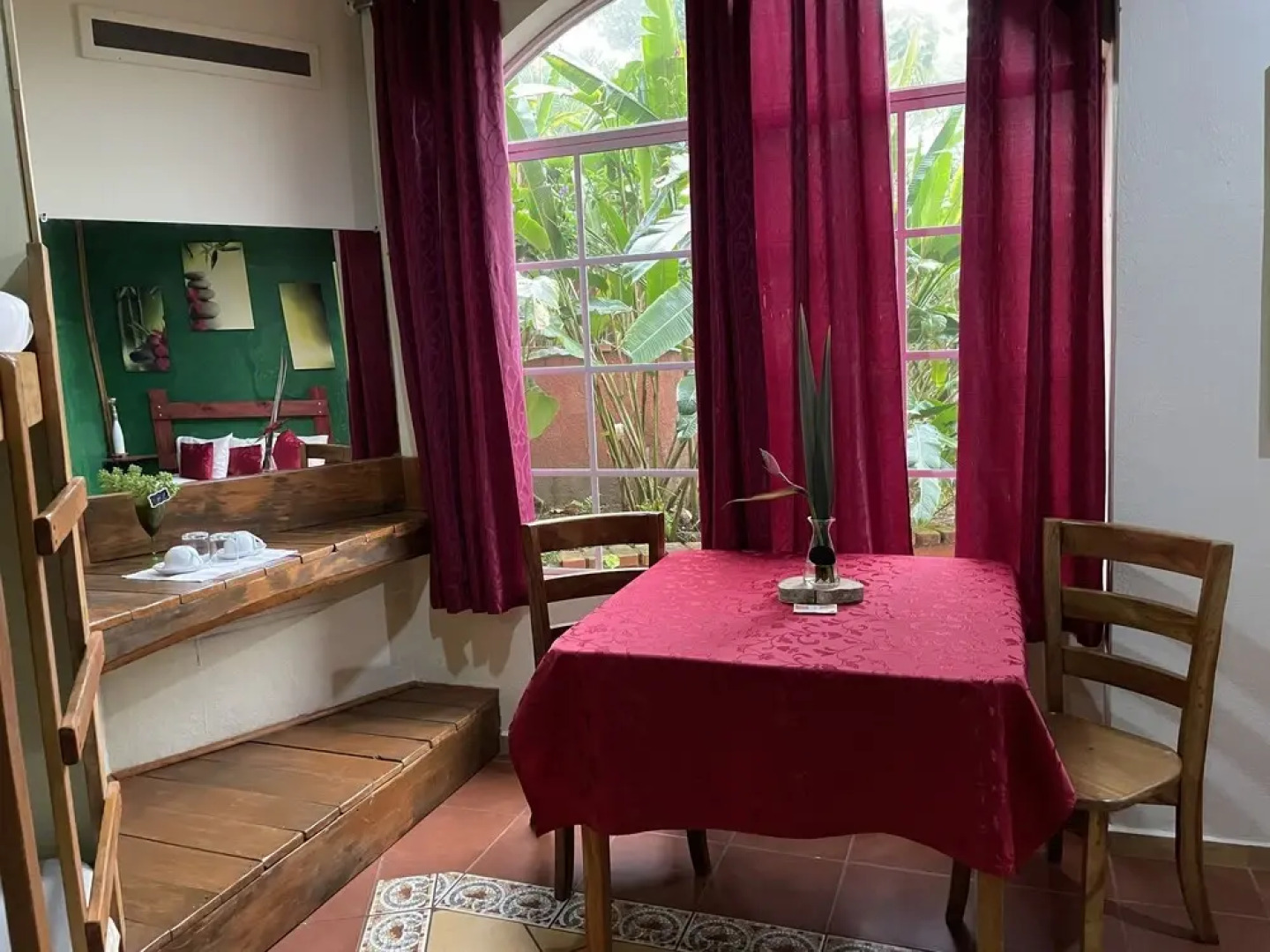 Volcan Poas-Vara Blanca Tiquicia Lodge