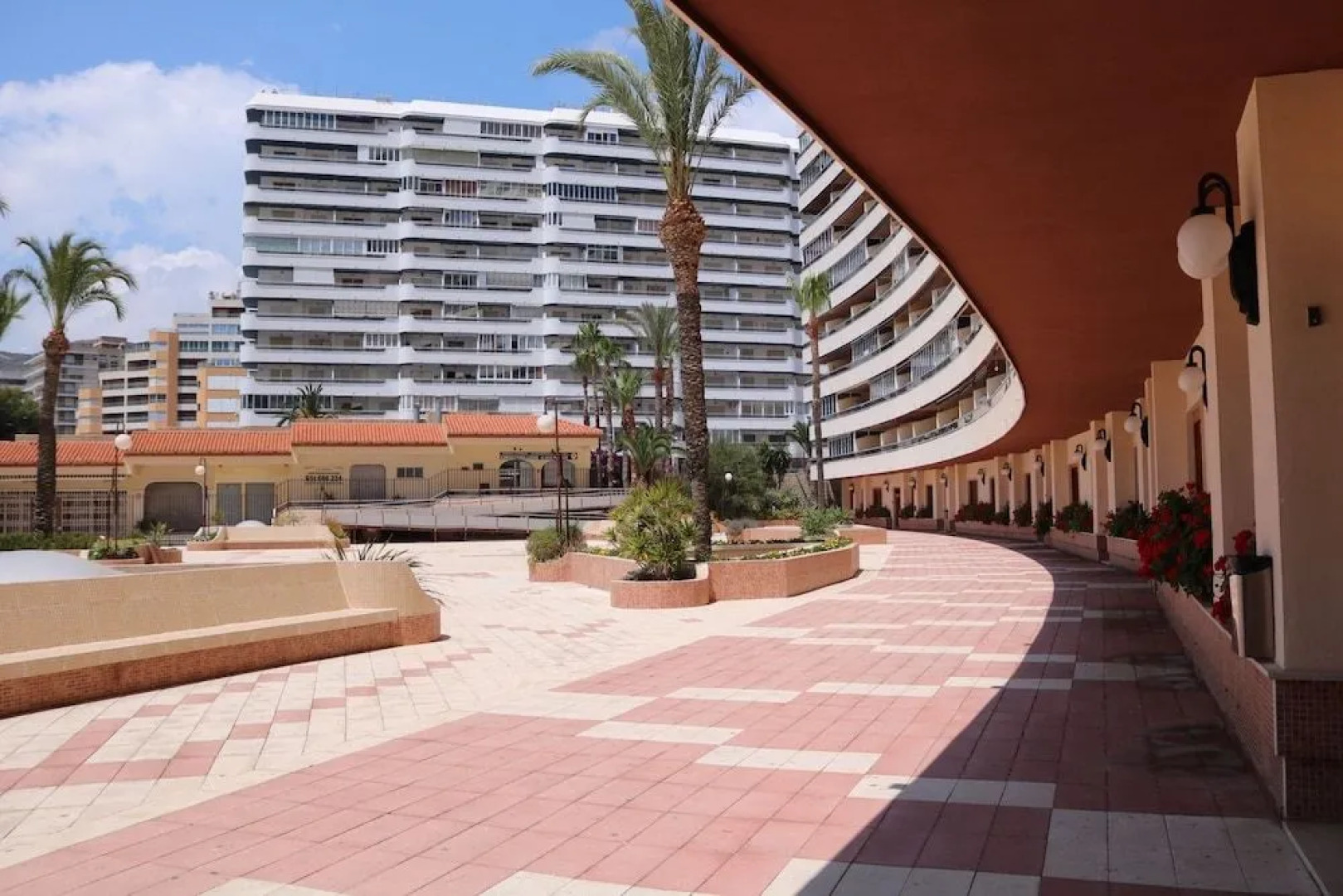 Apartamentos Florazar II