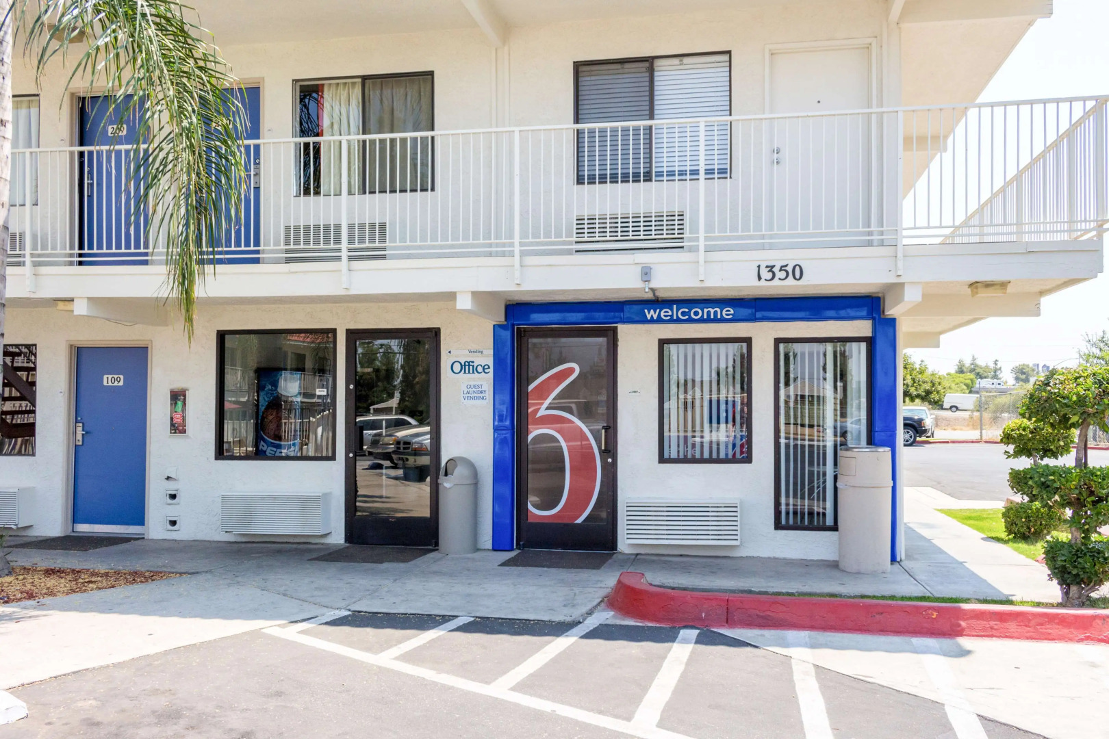 Motel 6 Bakersfield, CA - Convention Center