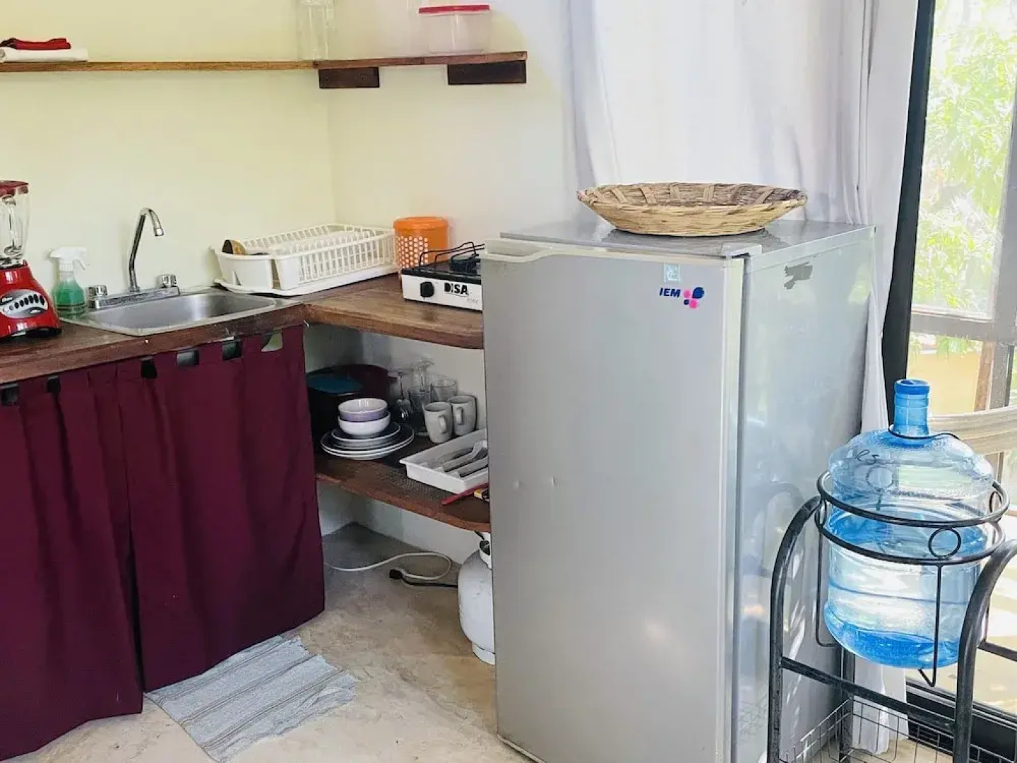 . Double Bed, Queen Size, Small Kitchen, Terrace, Wi-fi- air Condition. Quiet