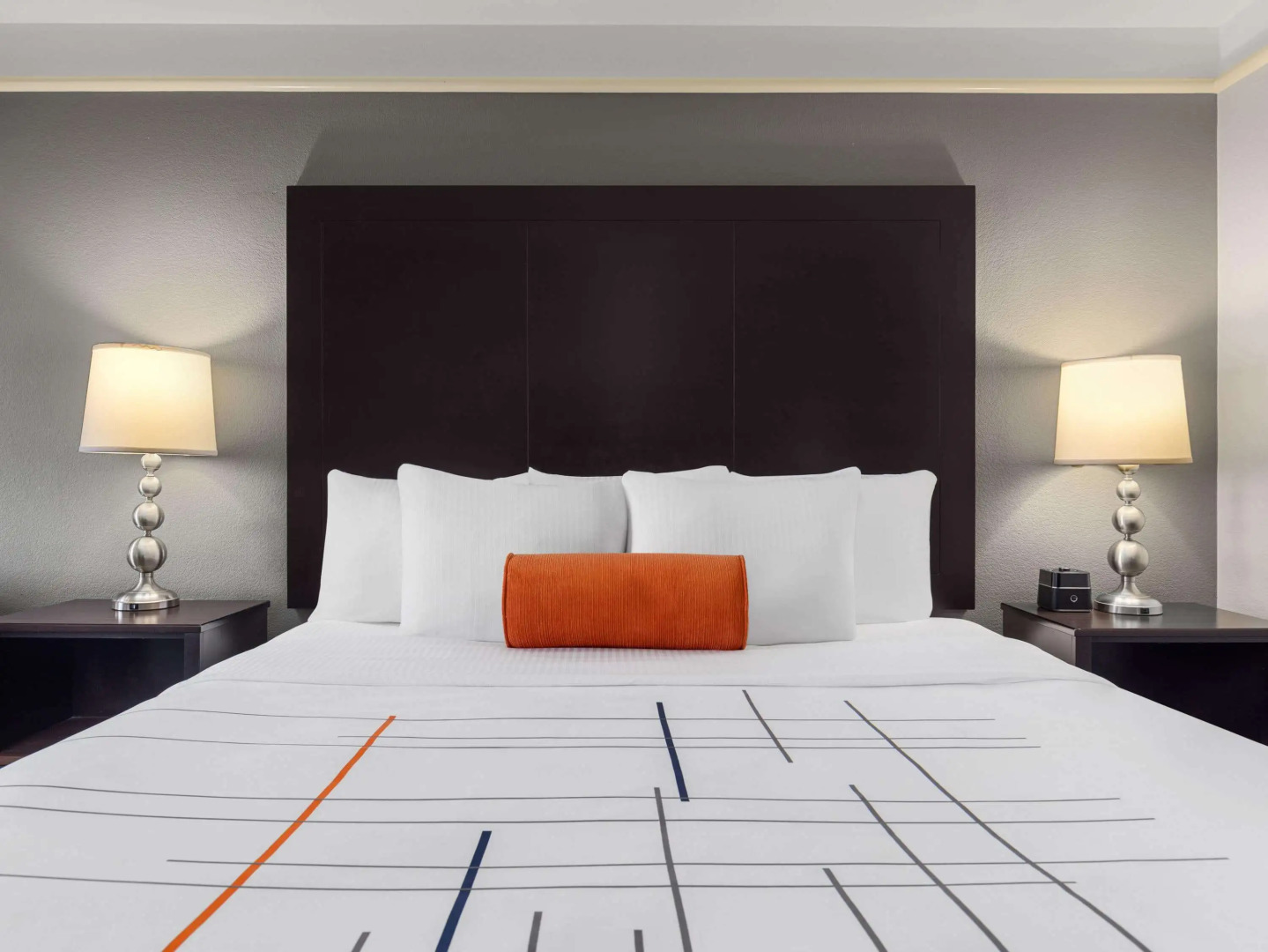 La Quinta Inn & Suites by Wyndham Santa Clarita - Valencia